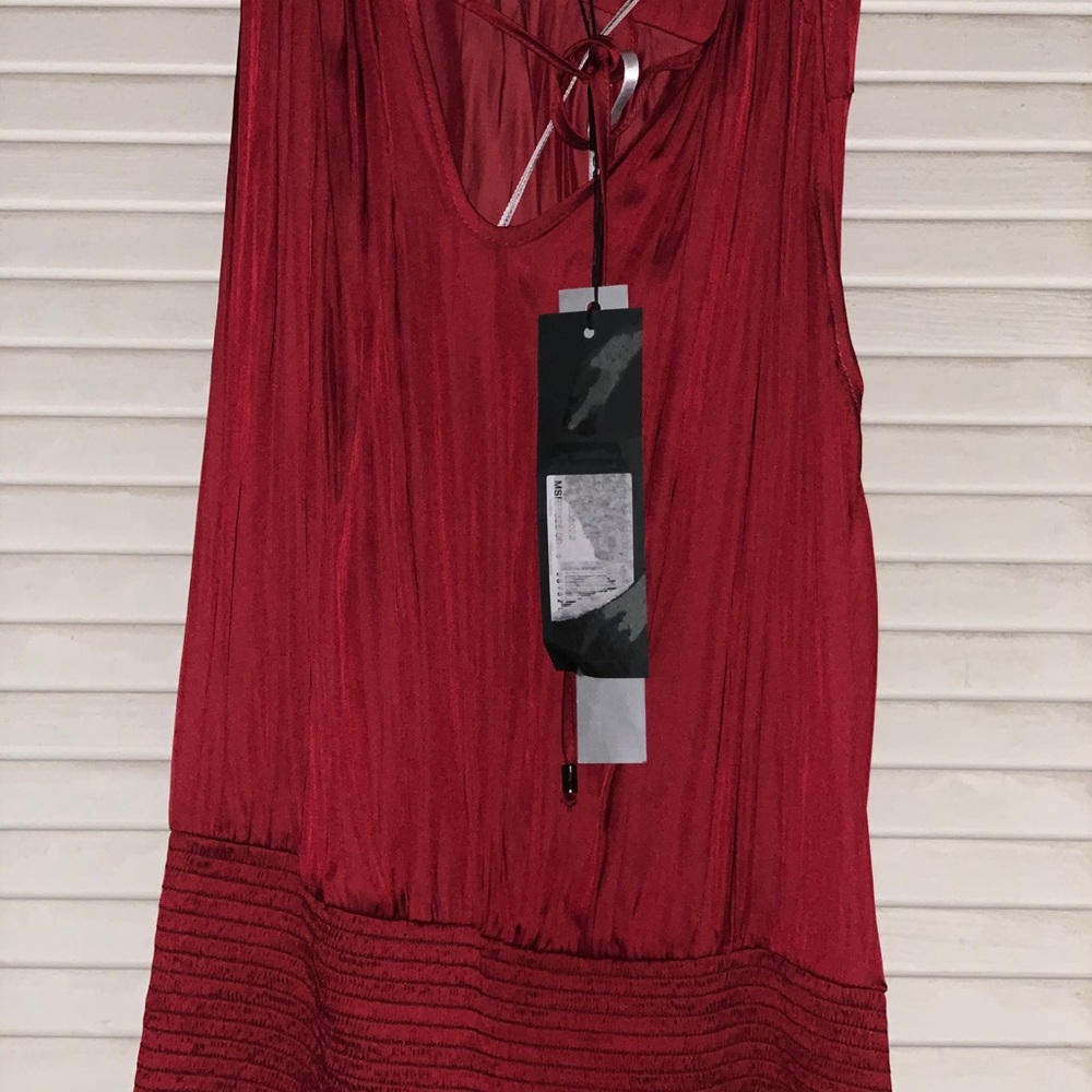 Red Pleated dress - Picture 5 of 5